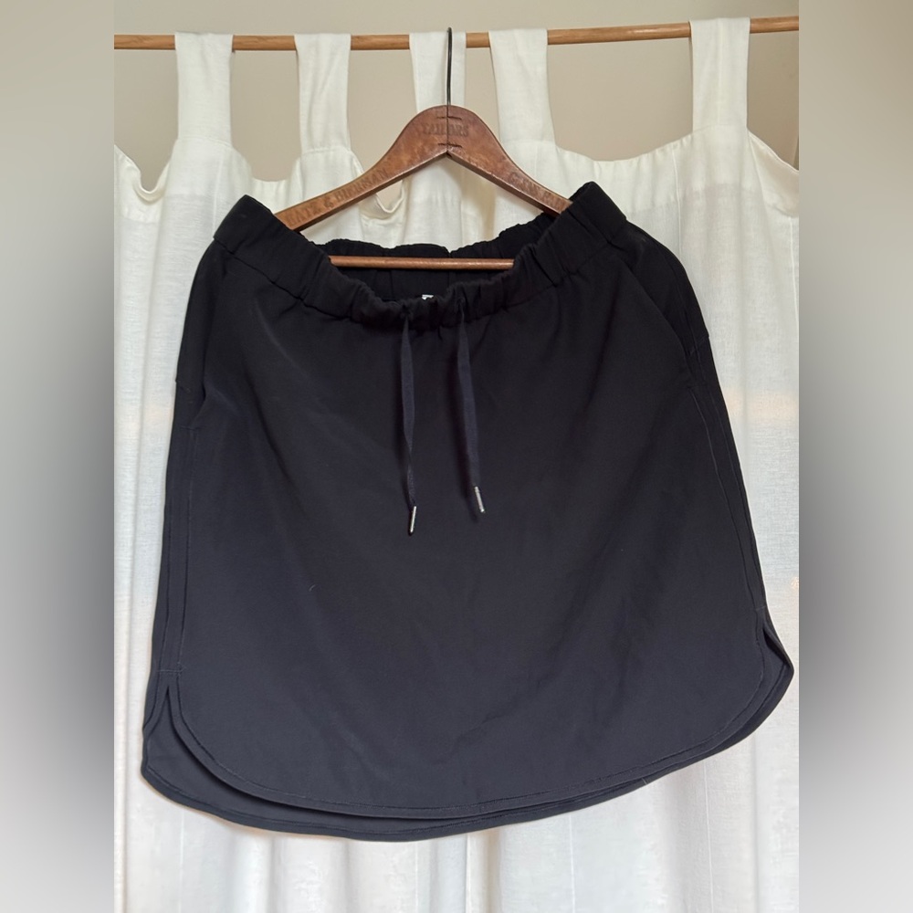 Lululemon on the Fly Black Mini Skirt